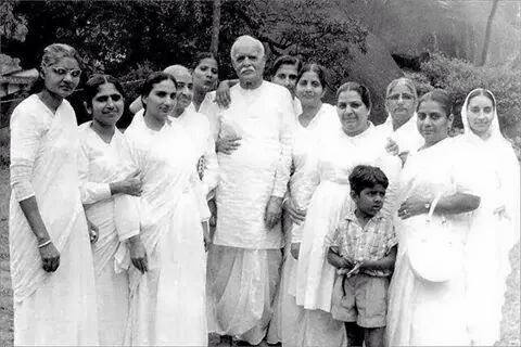 Mamma-Baba-group photo-2.jpg