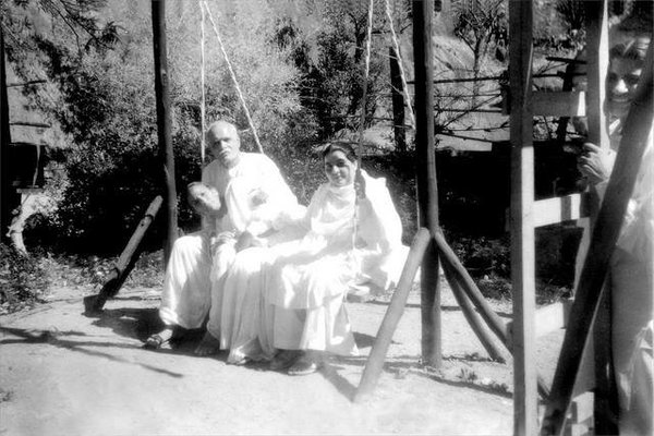 Mamma-Baba on swing.jpg